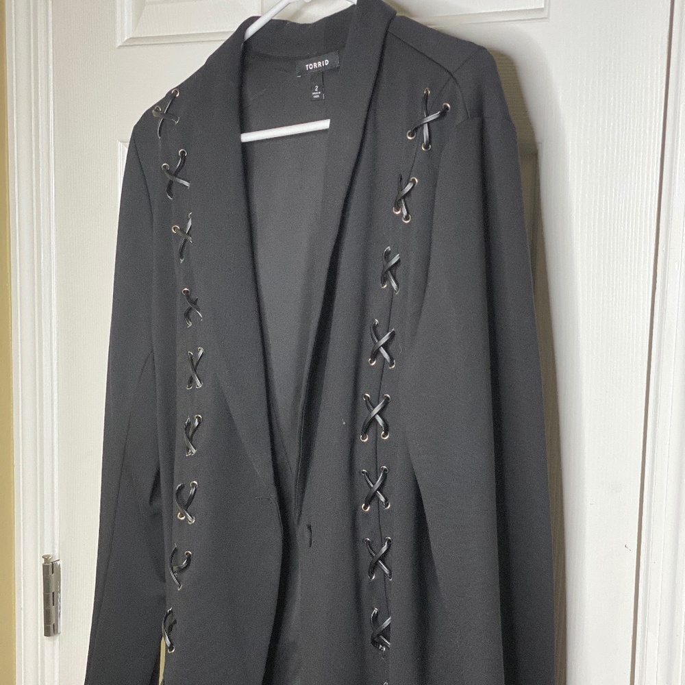 NEVER WORN TORRID BLAZER
